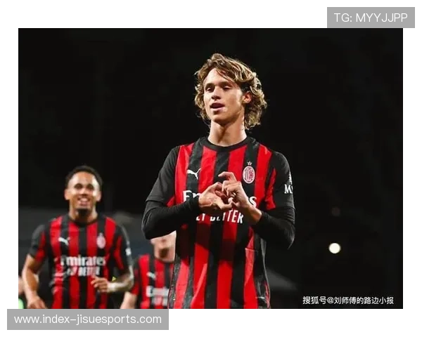 科莫紧追AC米兰 仅差两分稳居积分榜第四彰显黑马实力