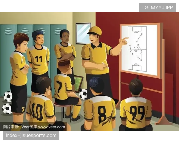 更衣室一幕:年轻教练向球员播放剪辑,展示战术跑位的每一个细节
