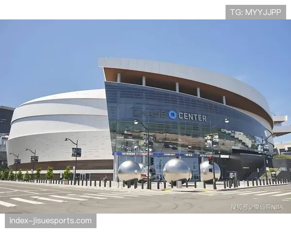 勇士新主场大通中心将升级地板传感器，以采集更精细的球员移动热区图